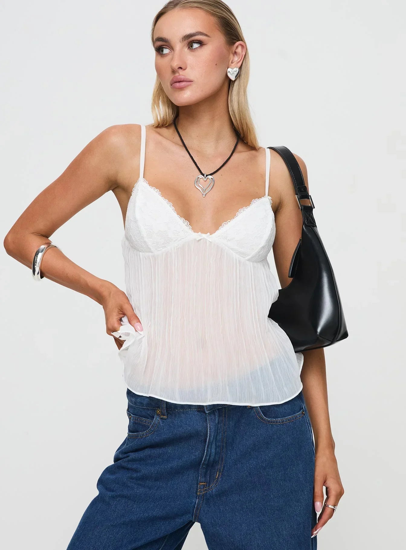 Koronkowy plisowany top – czysta biel