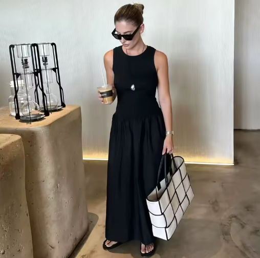 Aria – Sleek Maxi Dress
