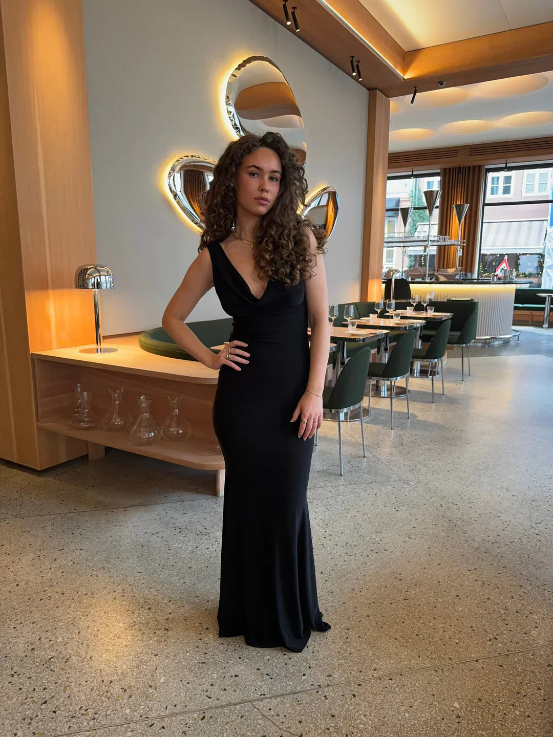 Emily | sukienka maxi z odkrytymi plecami